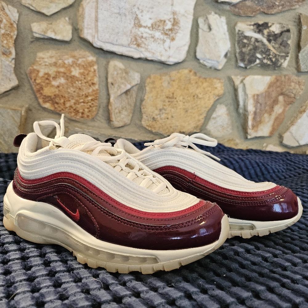 Nike Air Max 97 in Dark Beetroot